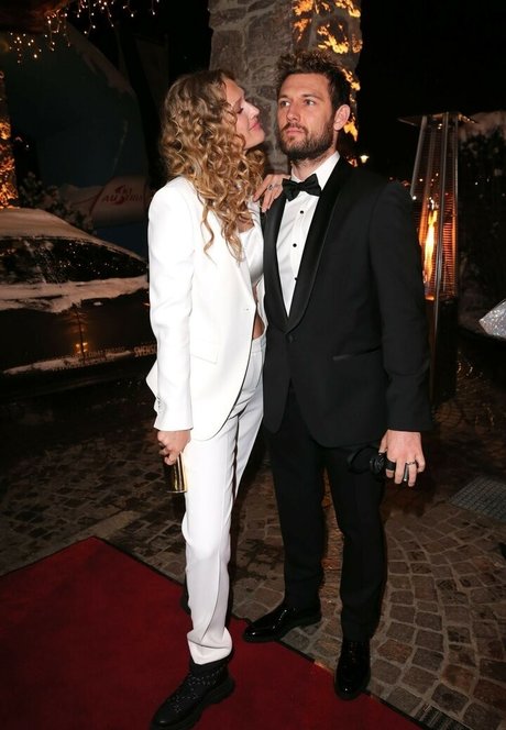 blonde famous onlyfans nudes pics