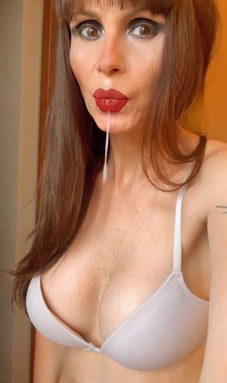 Sole Roxana nude model photo