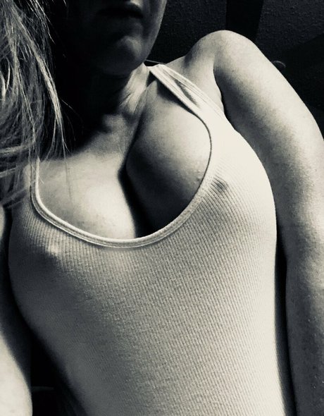 Have Blondie81 model sexy pic