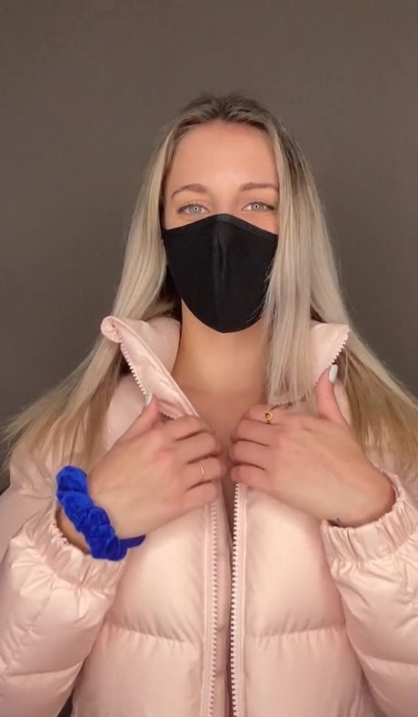 Kiera Young xxx model photo