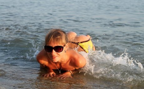 Jul bikini perfect model picture