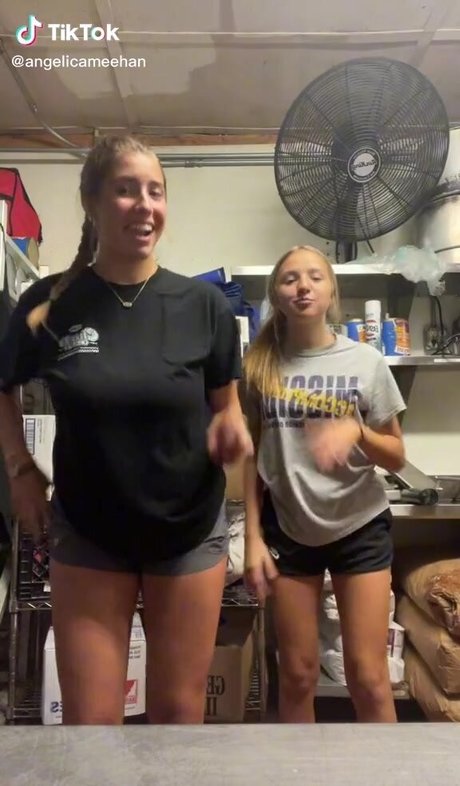 20 years old onlyfans art xxx galleries