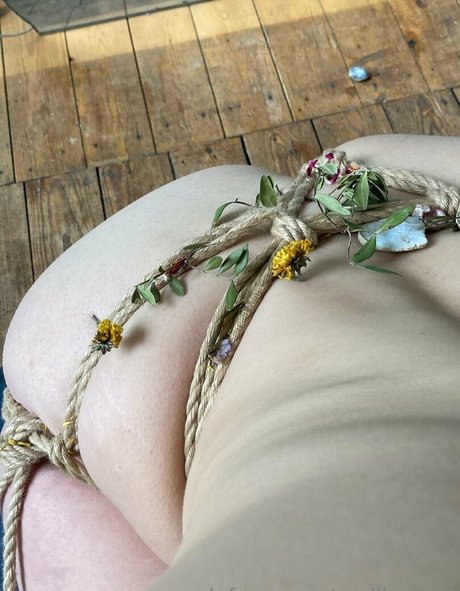 emiliamars naked star images