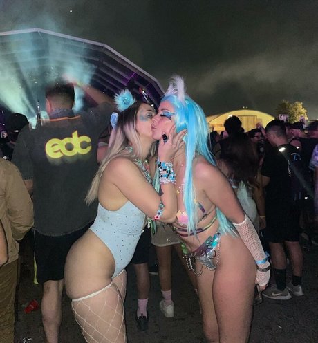 Kelsey Remige adult model images