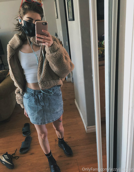 jezebellefree art star photos