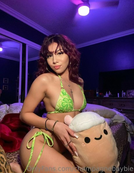 champagnebaybie erotic model gallery