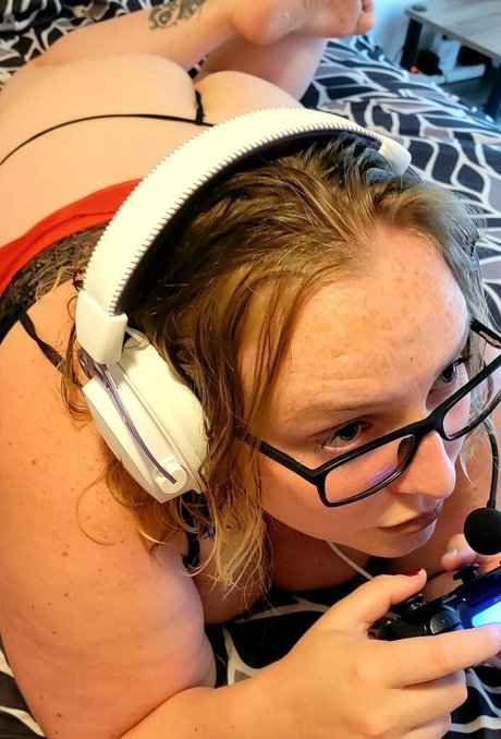 thickmilkymommy nudes actress img