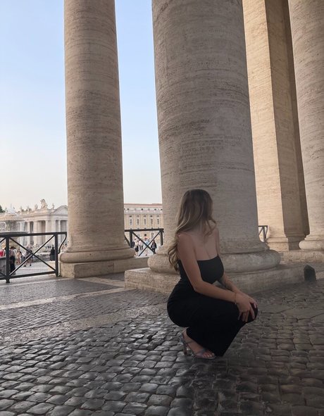 shemale outdoor onlyfans sexy nude image