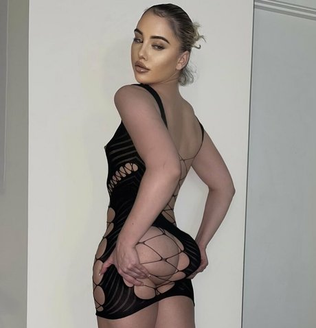 Emily Huff star free photo