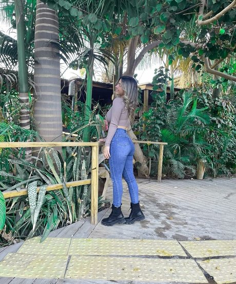 Eden Nimni art actress photos