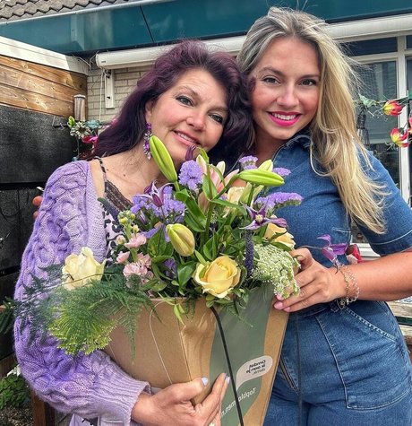 Sensi Lowe hd pornstar archive