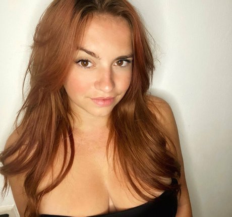 Sensi Lowe model top galleries