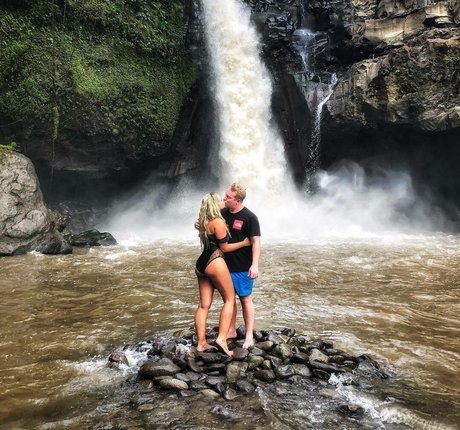 Sensi Lowe Best Profile Photo