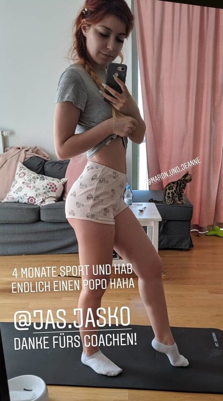 Anni The Duck pretty actress photo