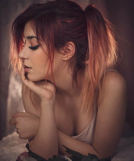 Anni The Duck erotic pornstar img