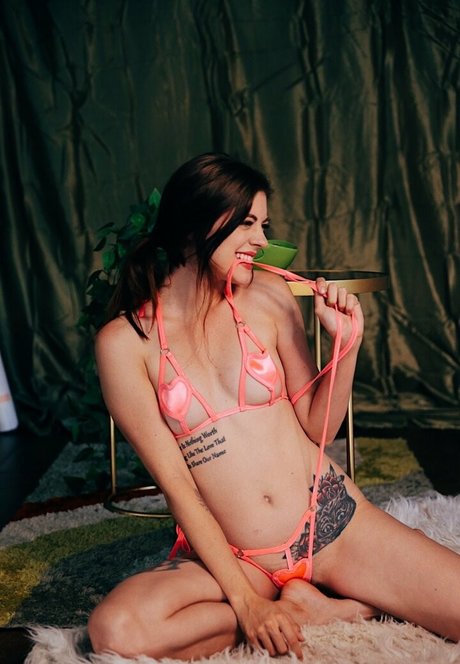 oliviawildinfree nudes pornstar picture