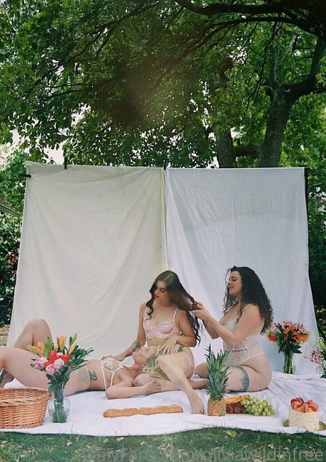 oliviawildinfree nudes actress photo