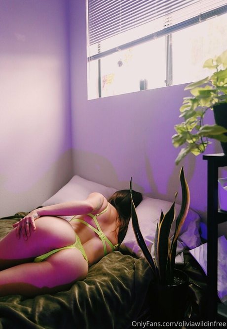 oliviawildinfree sex star pic