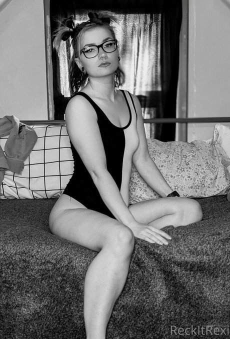 reckitrexi model erotic archive