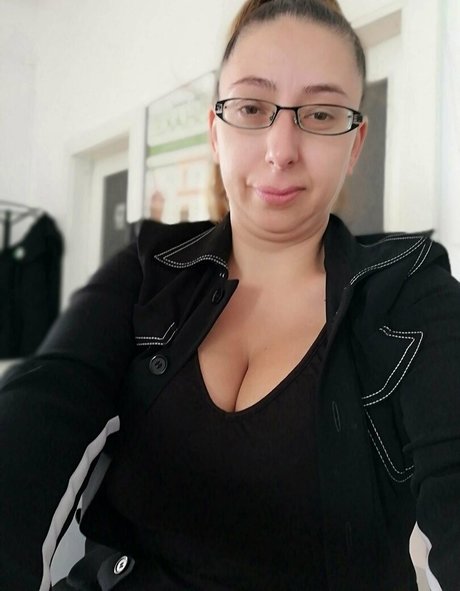 Aurica Velcota star xxx galleries