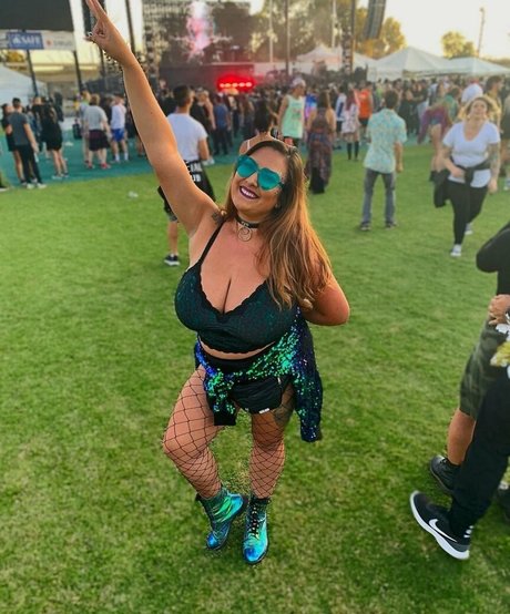 young onlyfans sexy picture