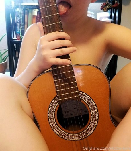 elizzieclaire pornstar naked pics