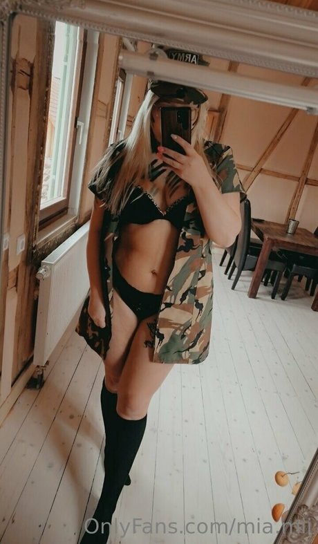 mia mii model beautiful gallery