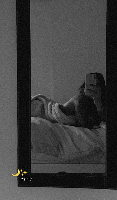 beluusbel star erotic image