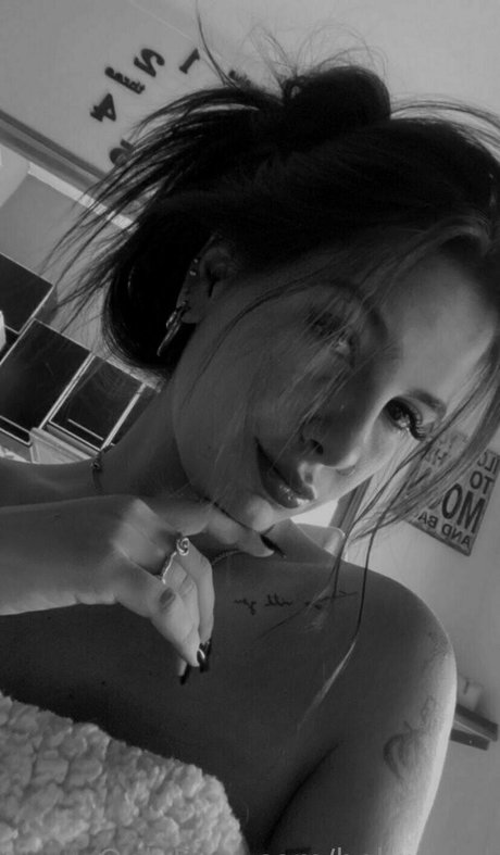 beluusbel star nude image