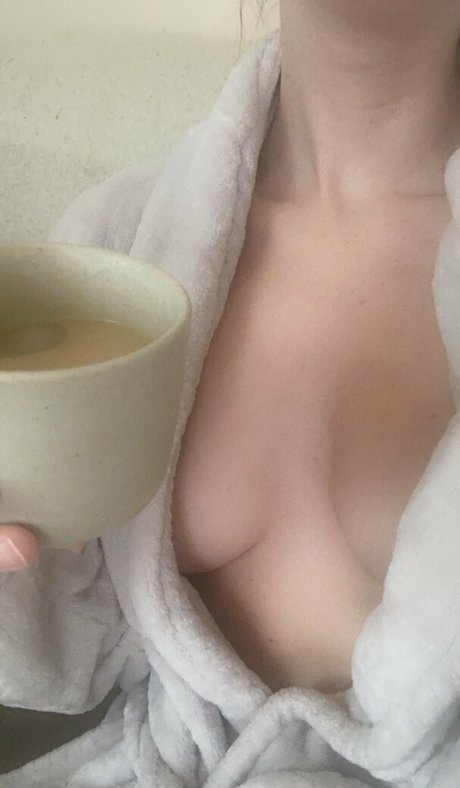 itssie model naked pictures