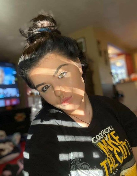 SlutAlexisOwO adult model galleries