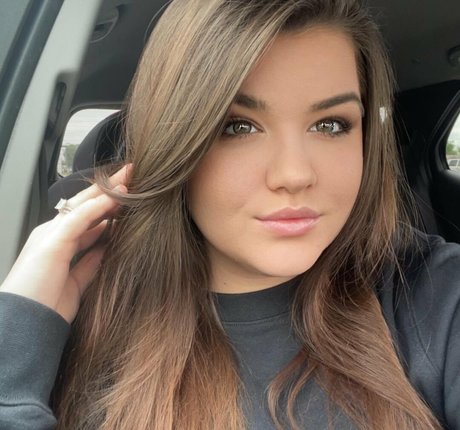 SlutAlexisOwO model hd pic