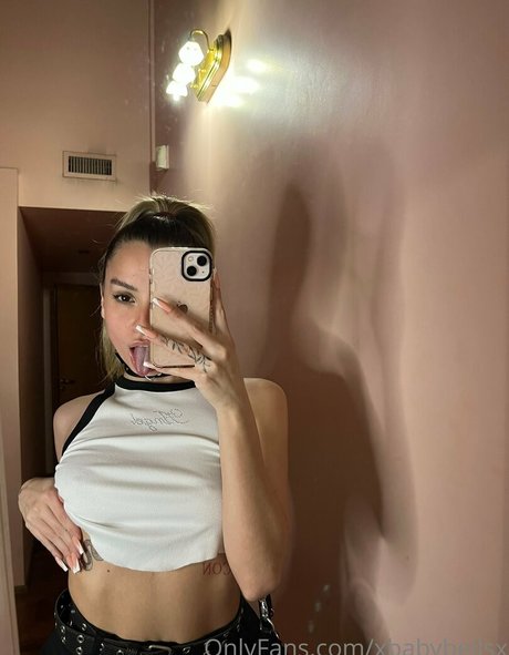xbabybellsx nude model img