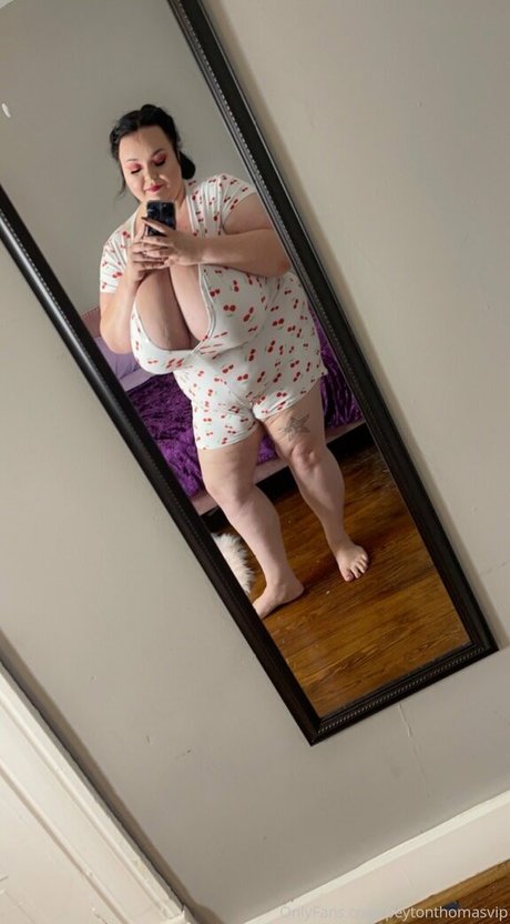 peytonthomasvip nudes star img