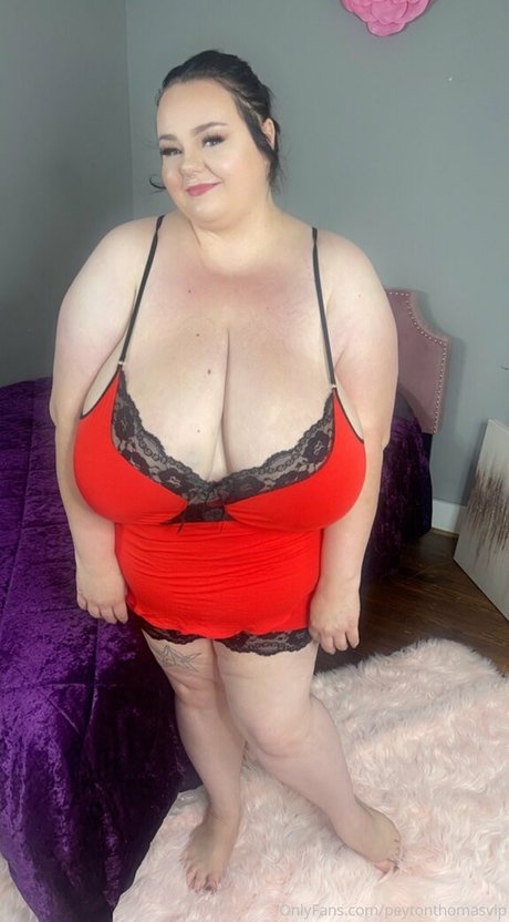 peytonthomasvip hot pornstar photo