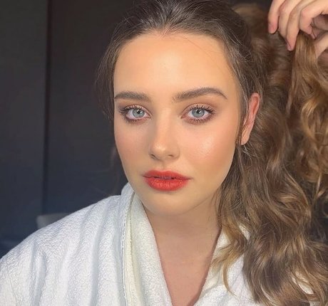Katherine Langford sex actress pic