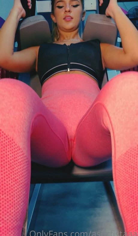 aSurfista beautiful model pic