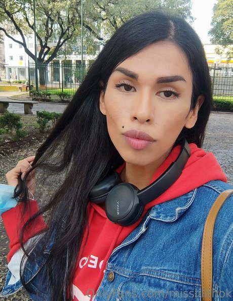 misslilithok sexy pornstar image