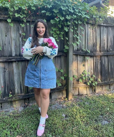 luckywithlola model nudes galleries