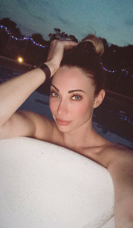 lauralaceyof pornographic actress photos