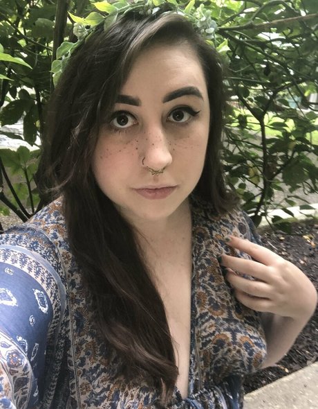 lips onlyfans hot archive