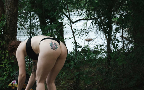 averyred99 pornstar photo