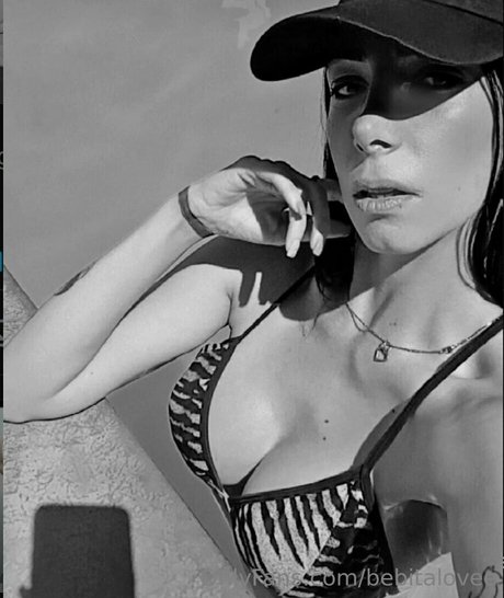 bebitalovee model art photo