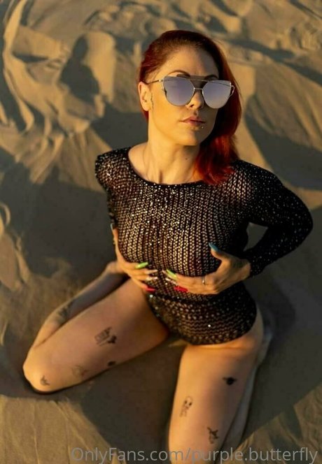 purple butterfly model pic