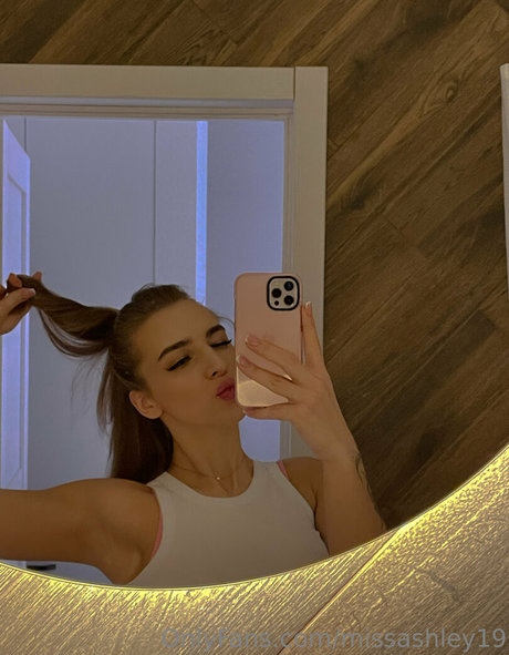 missashley19 high quality model pic