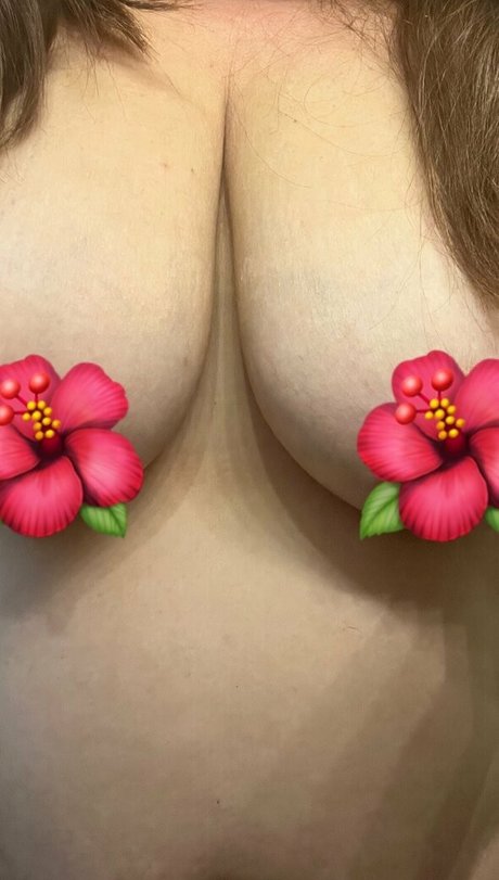 xjuicypeachx exclusive actress photo