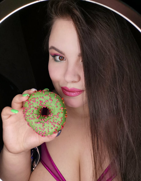 thickmaryfree naked model img