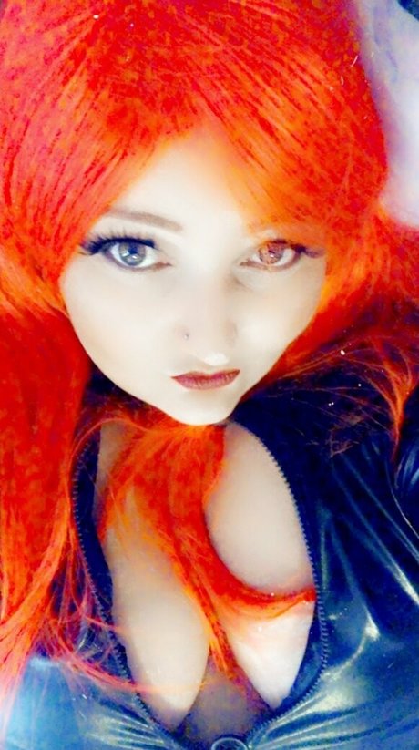 curvyqueenpromo erotic star archive