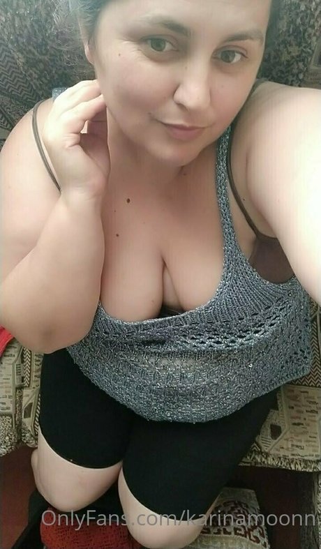 karinamoonn hot star pic