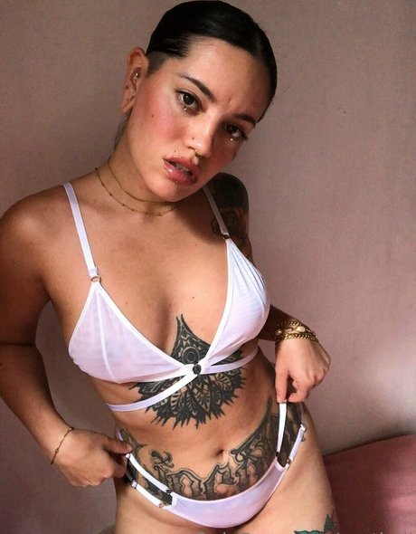 shaved onlyfans top photo